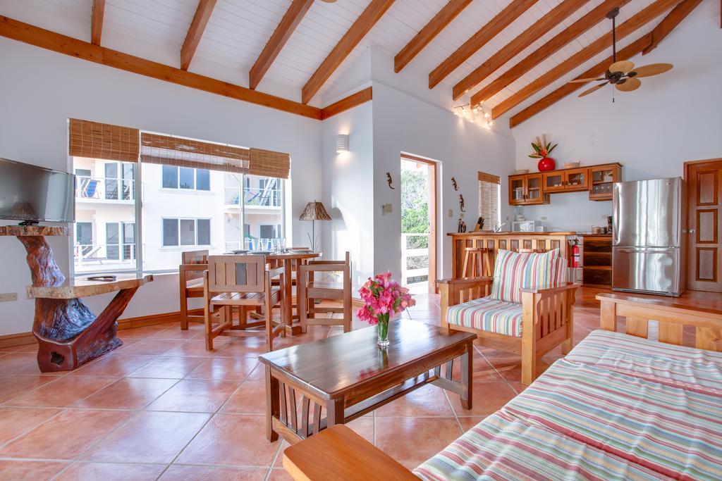 Laru Beya Resort Placencia Luaran gambar
